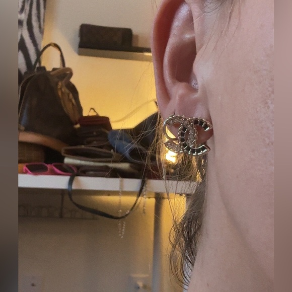 CHANEL CRYSTAL EARRINGS - Picture 4 of 4